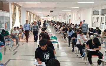 آغاز پرشور کنکور سراسری ۱۴۰۵ در دانشگاه رازی / رقابت داوطلبان گروه‌های تجربی، هنر و زبان‌های خارجی در نخستین روز ماراتن علمی + تصاویر