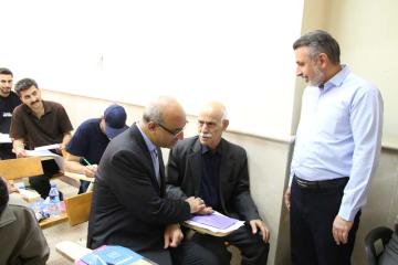 بازدید استاندار کرمانشاه از حوزه‌های امتحانی دانشگاه رازی در دومین روز کنکور سراسری 1405 / روایت مسن‌ترین داوطلب کنکور امسال از امید به آینده