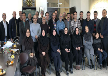 به مناسبت بازنشستگی جناب آقای ایراندوست از روسای پیشین دانشکده طی مراسمی در حوزه ریاست دانشکده شیمی توسط رئیس و جمعی ارهیئت علمی محترم تقدیر به عمل آمد