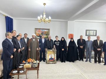 دیدار مسئولان دانشگاه رازی با خانواده‌های معظم دو شهید والامقام جنگ رمضان